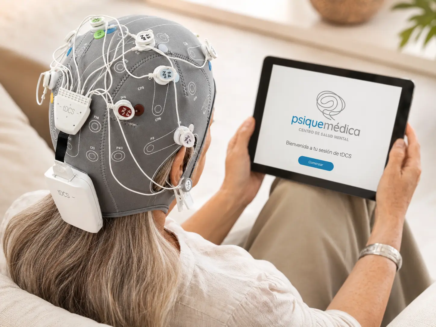 Sesión de tDCS con equipo de Psiquemédica